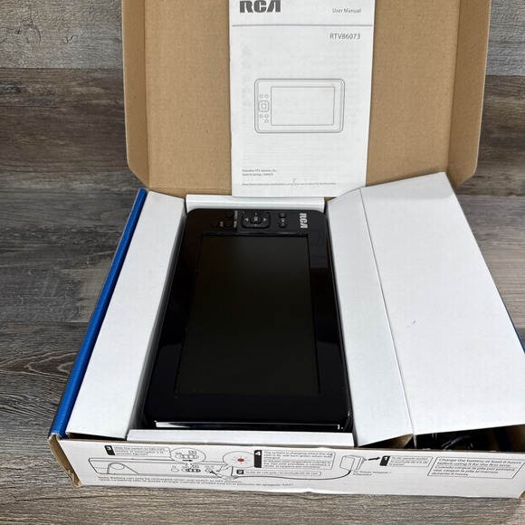 RCA 7" Widescreen LCD Portable Digital TV RTV86073 Built-in Rechargeable Battery - Picture 3 of 5